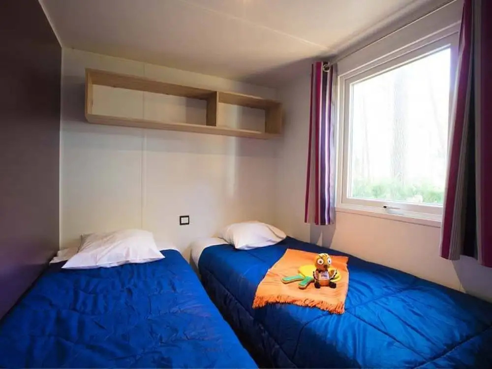 Cozy Mobile Home With a Covered Terrace 800 m From the Beach
