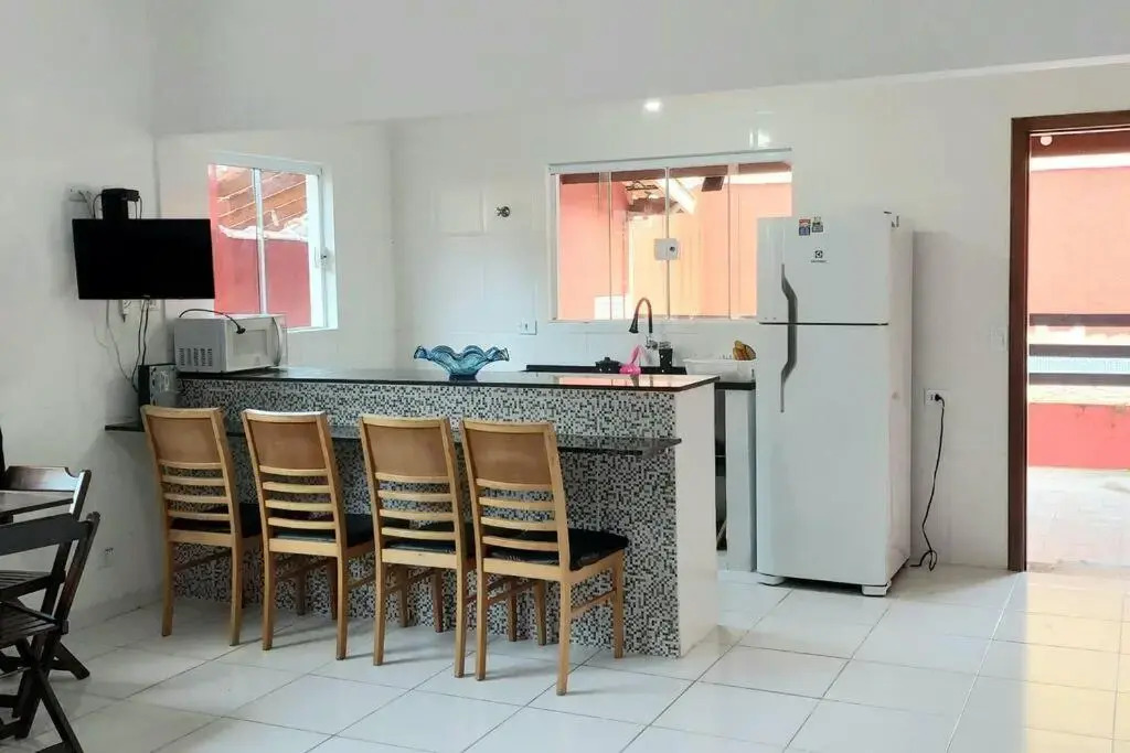 CASA 5Quartos- Condominio Verde Mar -Piscina-AR-Wiffi -Praia da COCANHA !!! Próx à divisa com UBATUBA !!!