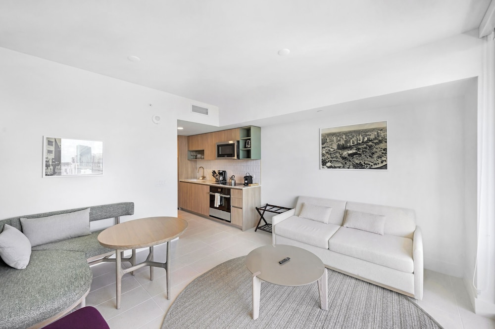 Downtown 1-BD Condo - City Views