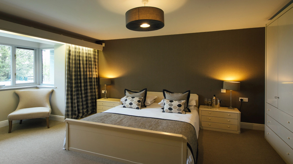 Oaktree Lodge - Luxury Cottage, Hot Tub, Sea Views