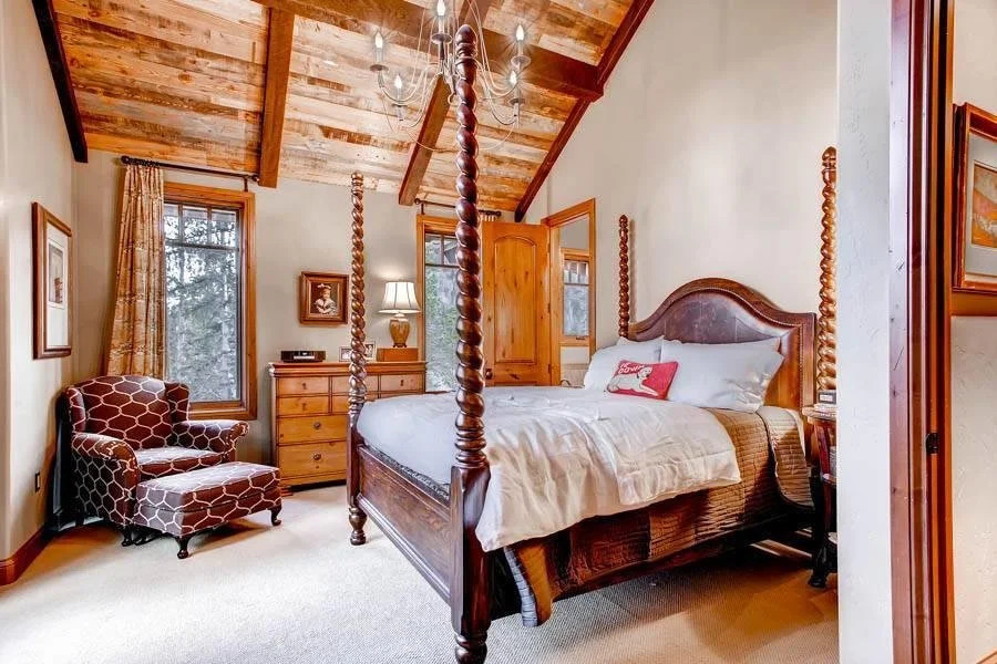 Moose Lodge Highlands Area by Pinnacle Lodging