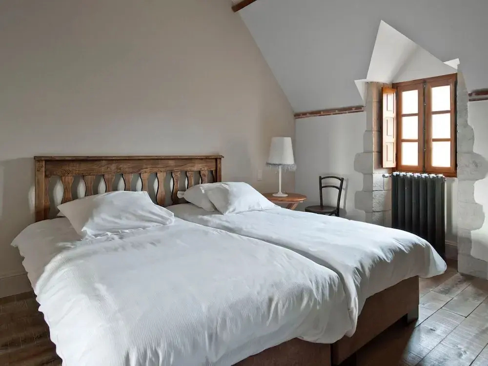 Grand Castle in Saint Caprais de Lerm with Sauna & Hot Tub