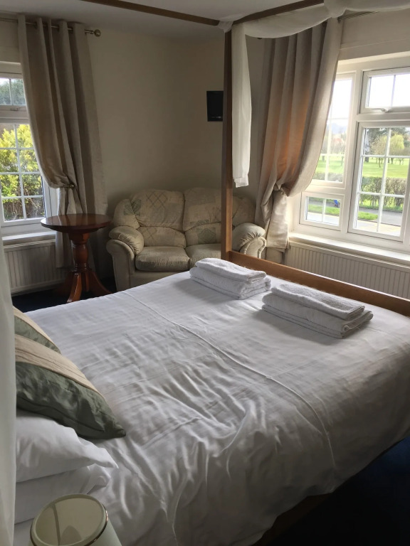 Ivanhoe Hotel