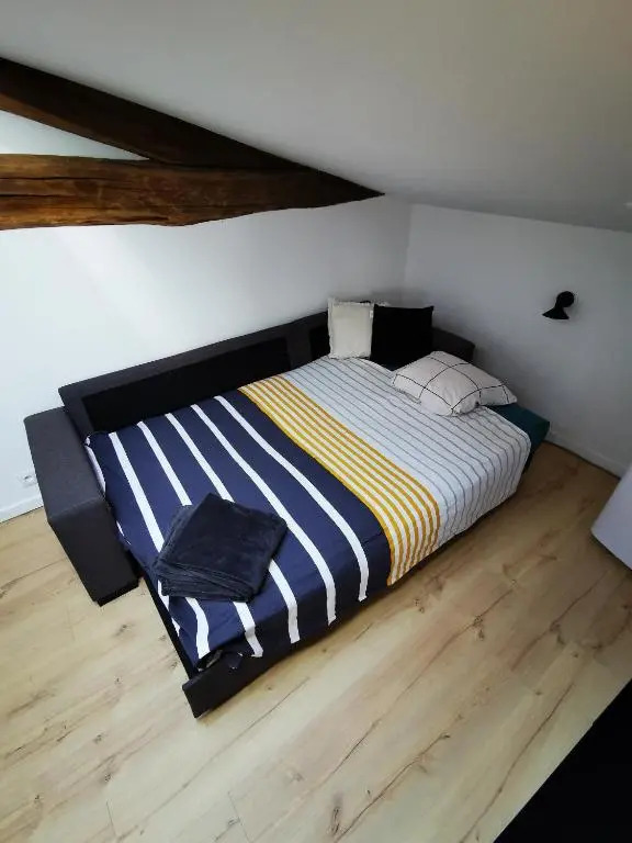 Appartement neuf climatisé sous les toits