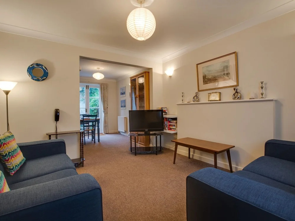 Serene Holiday Home in Hove With Garden