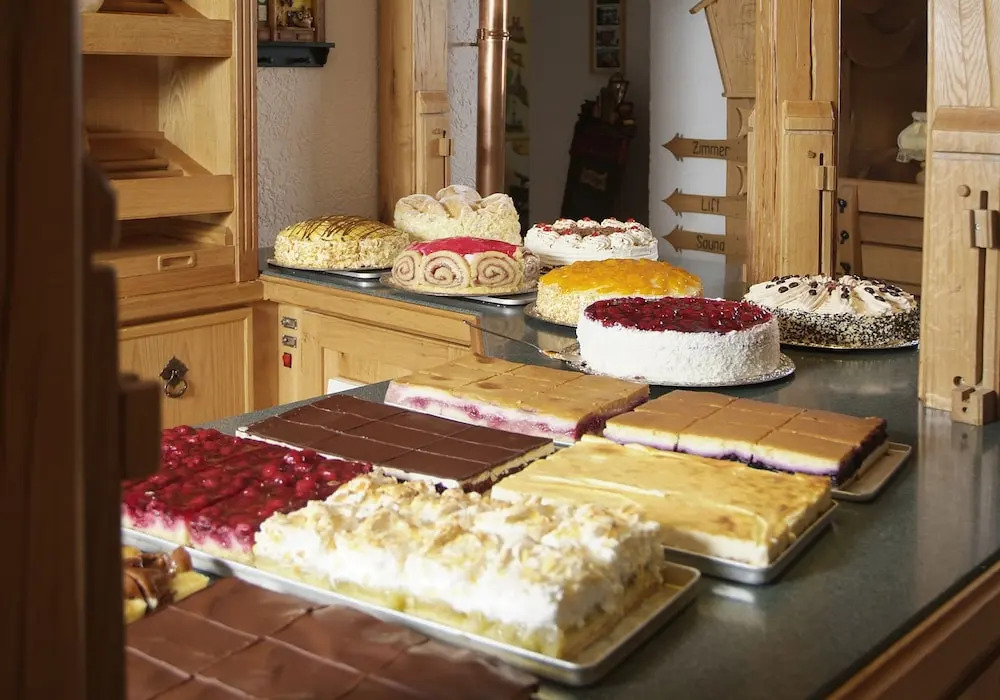 waldhotel AUSZEIT mit Restaurant & Café