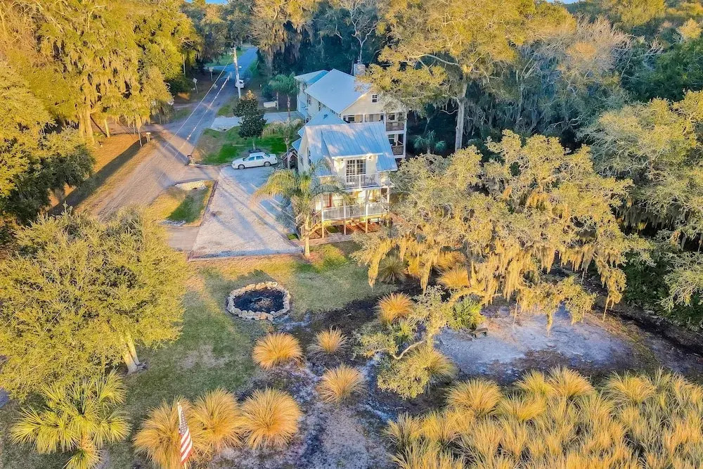Inviting Waterfront Cottage With Balcony, Firepit, Marsh Views, & Washer/dryer