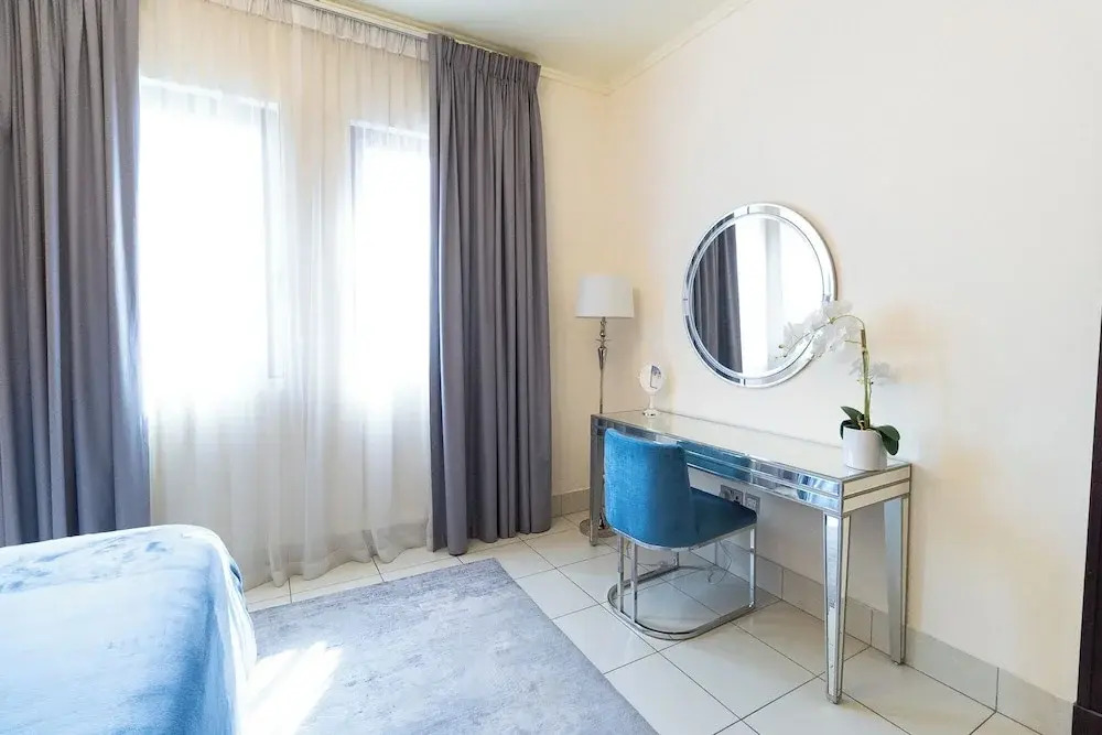 Reehan 1 - Happy Season - 2BR - Downtown