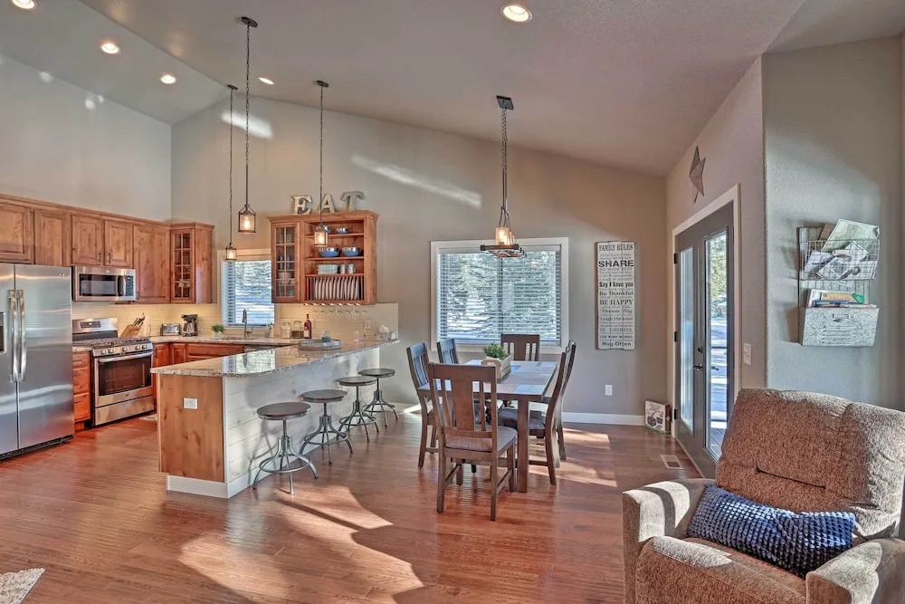 Lead Family Home w/ Hot Tub, 2 Mi to Deer Mountain