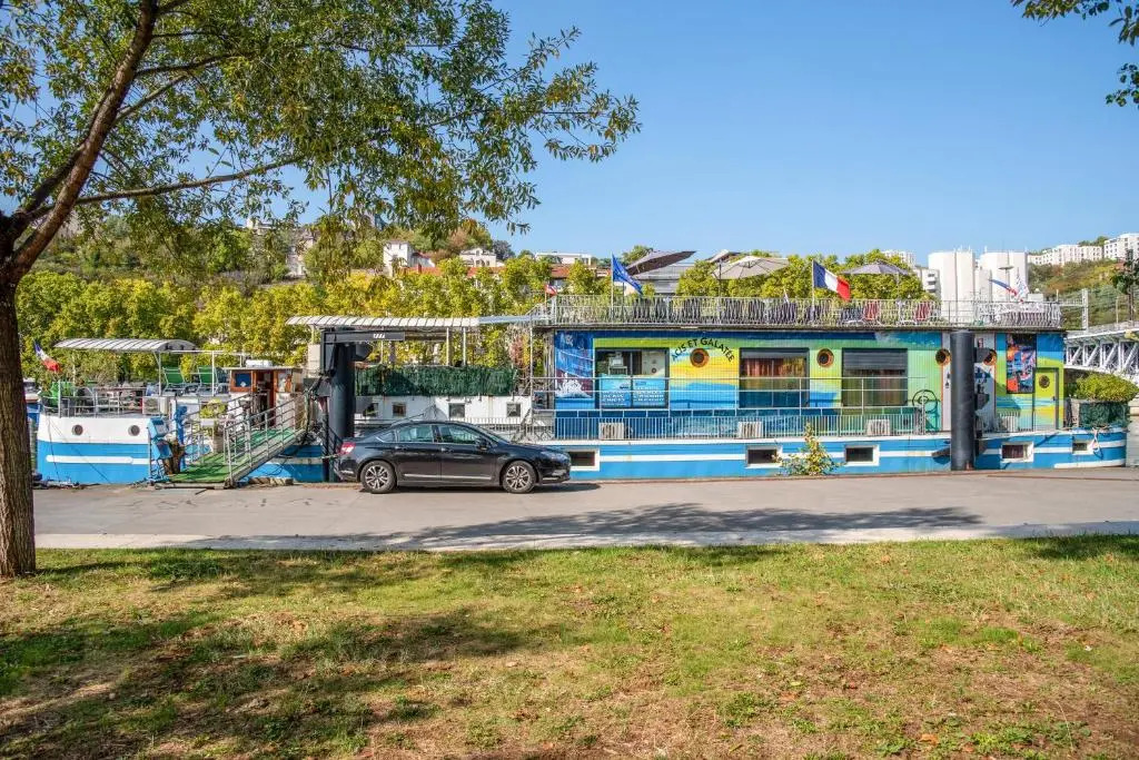 Studio Peniche au coeur de Lyon pour 2 personnes, insolite et calme