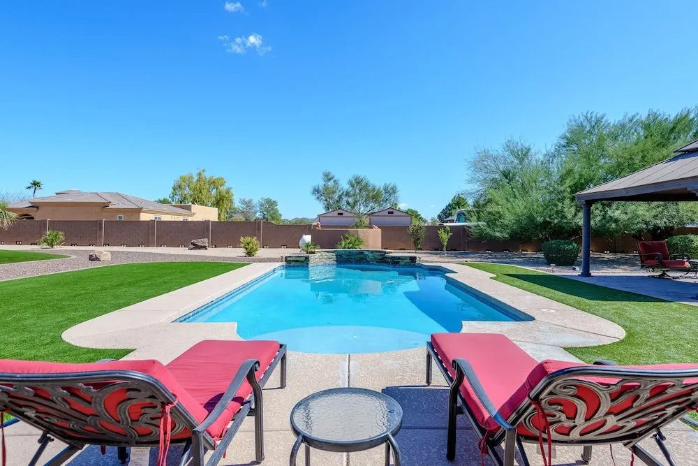 Casa Vista 4 Bedroom Home by RedAwning