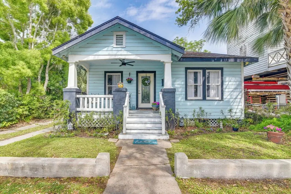 1/2 Mi to Beach! Pet-Friendly Dtwn Galveston Home