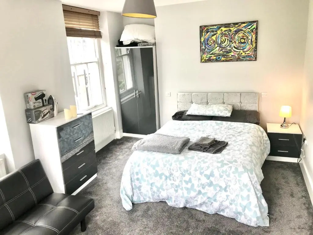 Camden Large 2 Bedroom Flat Guest House