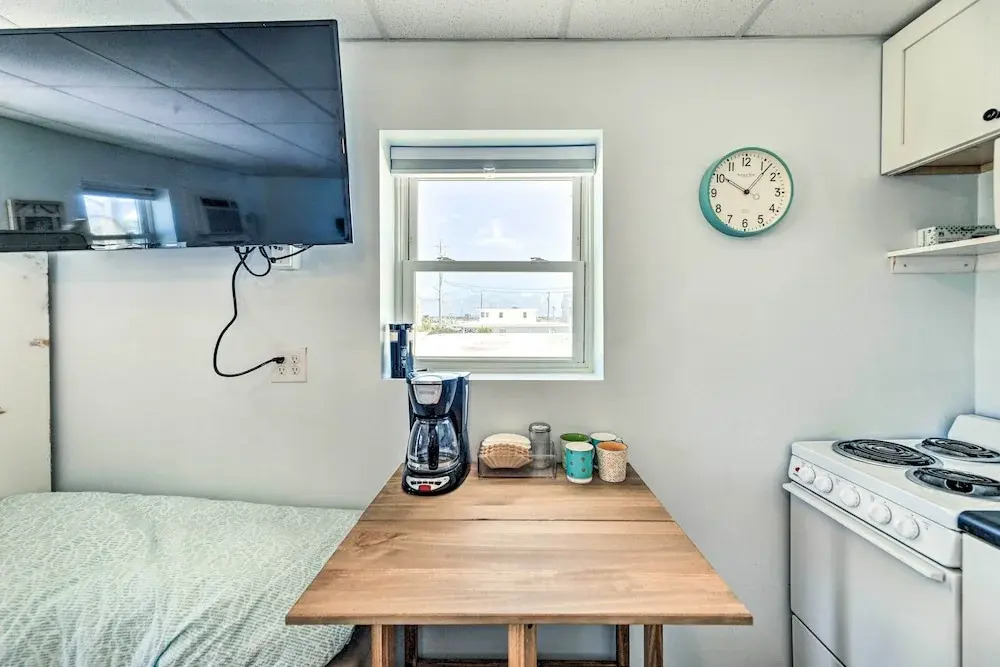 Atlantic Beach Studio w/ Community Pool!