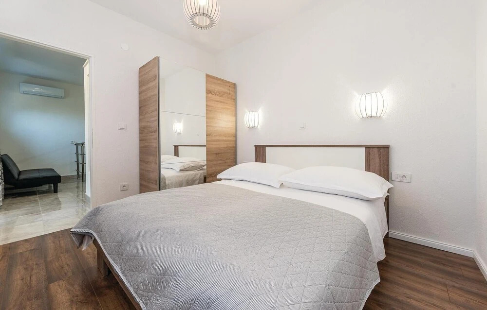 Awesome apartment in Sibenik w/ Outdoor swimming pool, Outdoor swimming pool and 3 Bedrooms