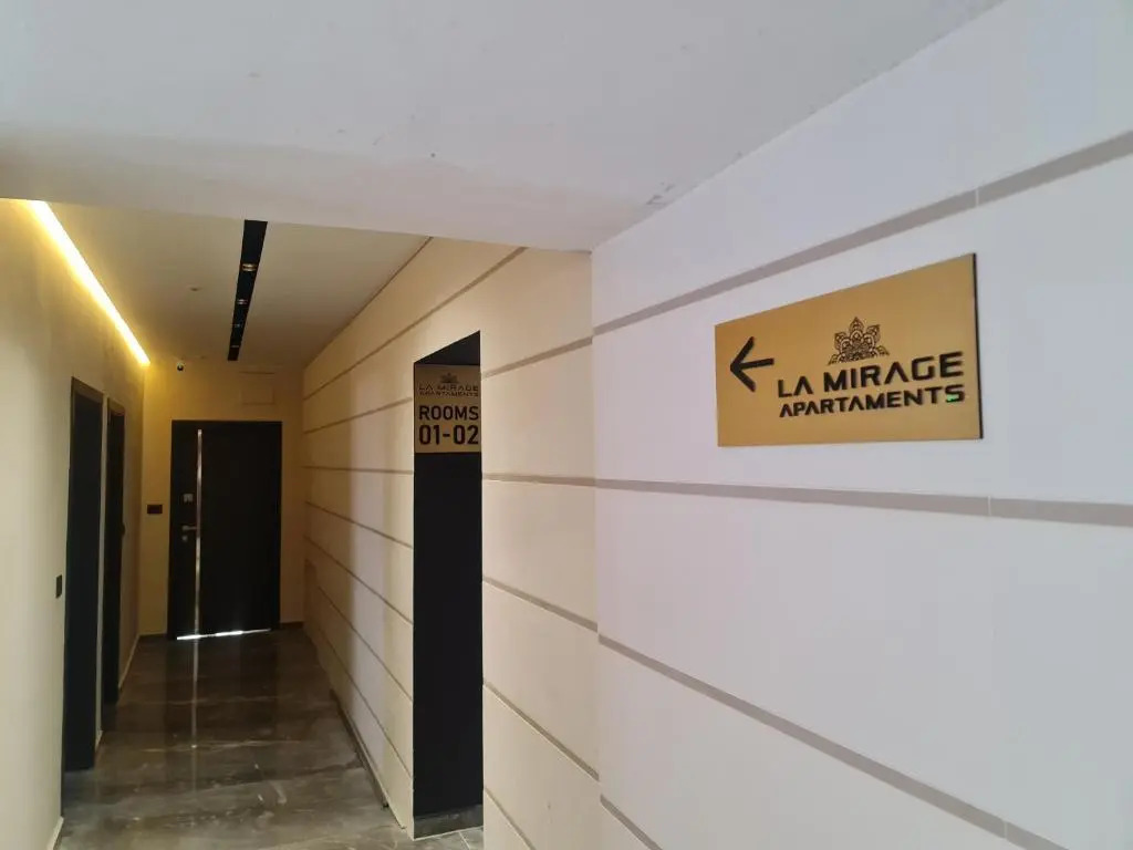 La Mirage Apartment 02
