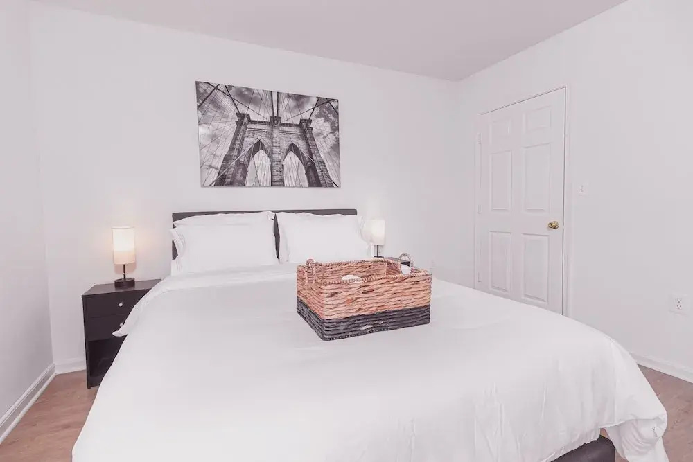 VA - Avalon - Apt 302