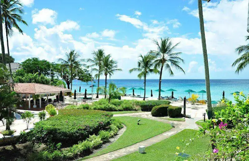 Royal Glitter Bay Villas