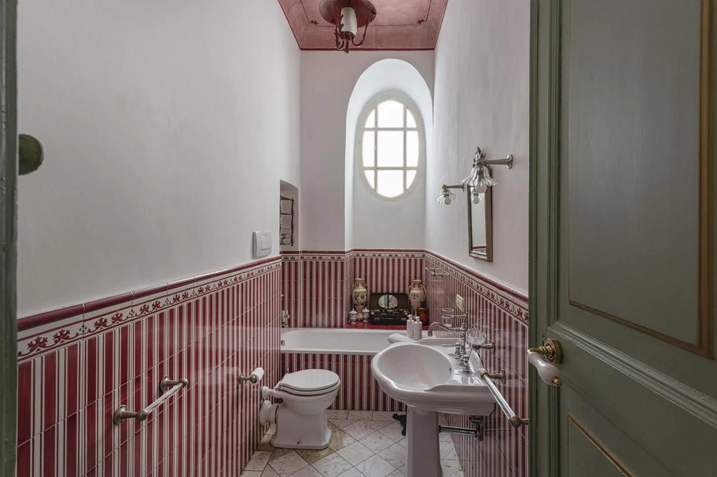 Fancy Apartment in Palazzo Grimaldi by Wonderful Italy