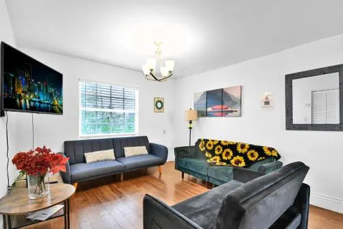 927 Jefferson Suites