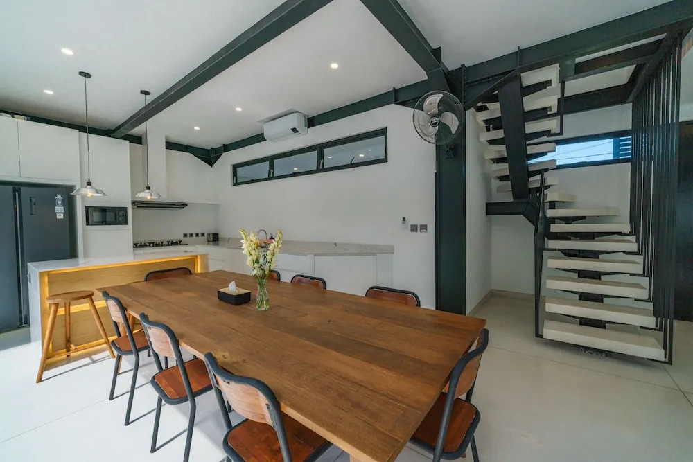 Villa Vantage 7