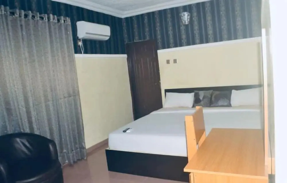 Ariflad Hotel & Suites
