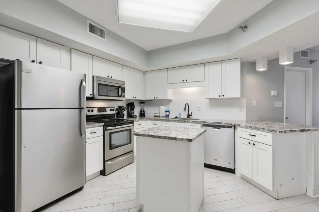 Windward Pointe 1504: top floor, A+ beach view, Orange Beach