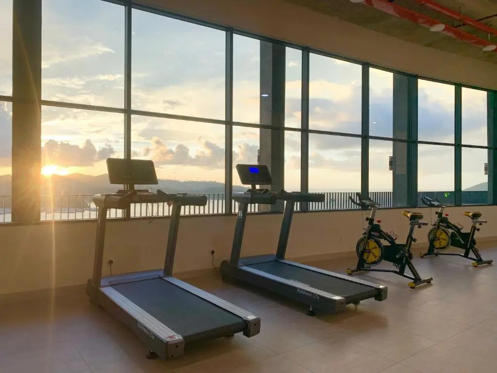Sunset Seaview Vacation Condos @ Jesselton Quay