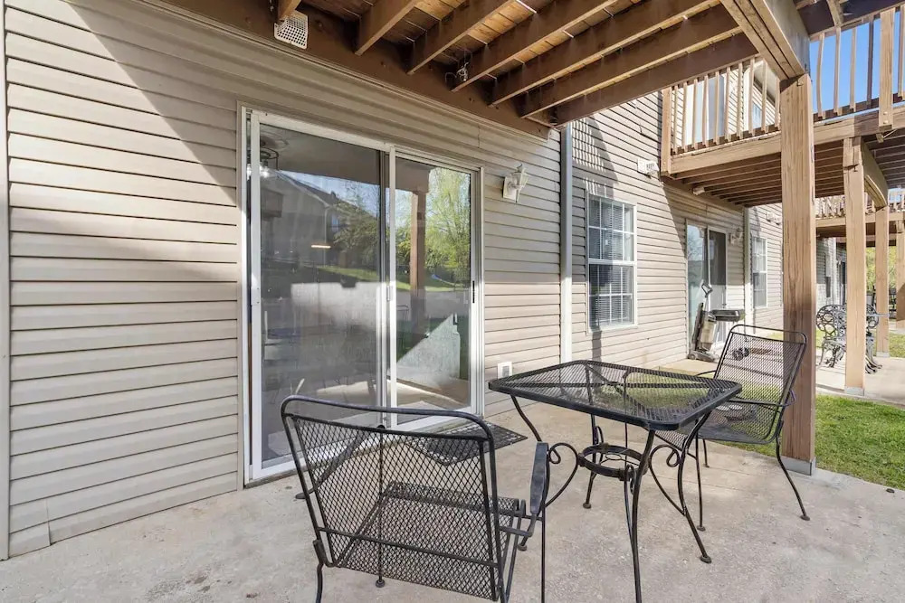 The Nautical Nook Charming Walk-in Condo for 4!