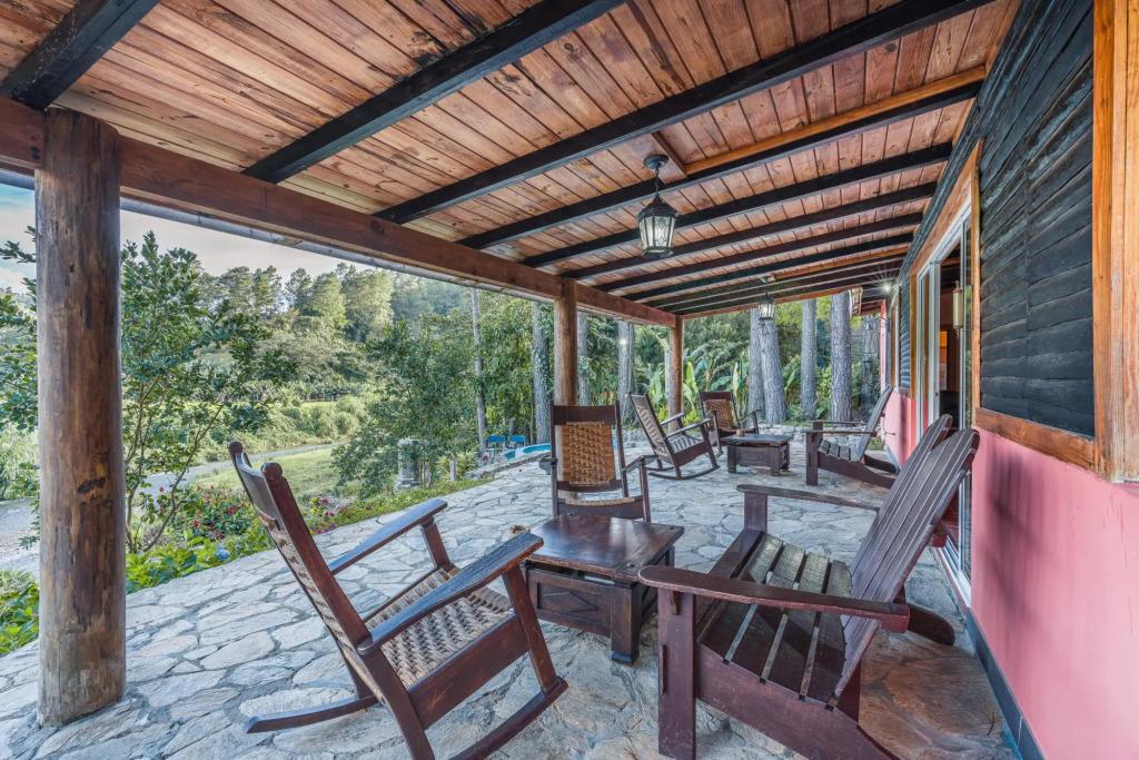 Cozy Villa Close to the Rive in Arroyo Frio