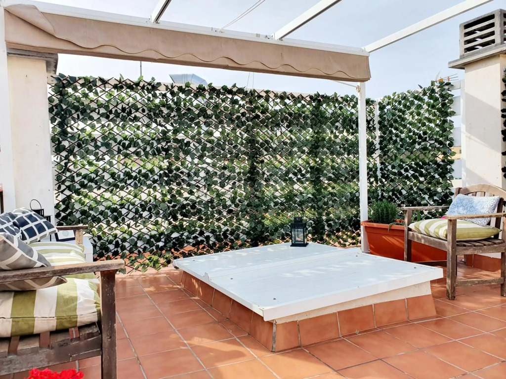 Captain's Penthouse Studio