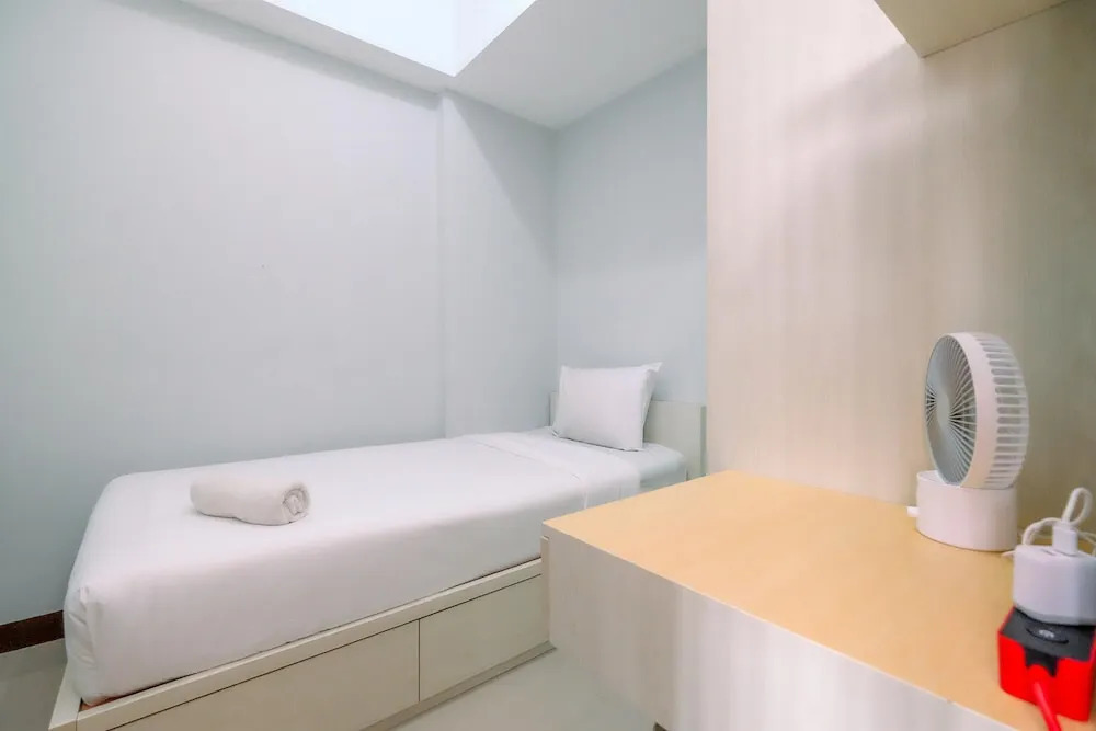 Comfortable And Simply Look 2Br Royal Heights Apartment