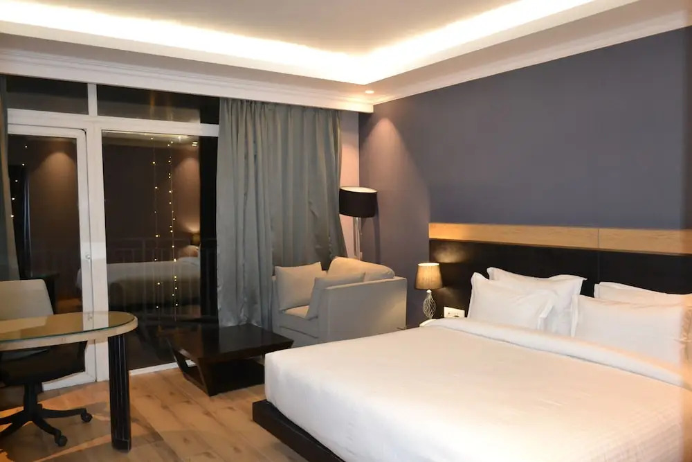 Hotel Velvet Grey