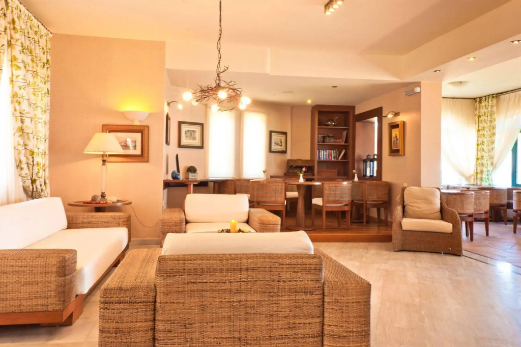 Silver Beach Hotel & Apartments