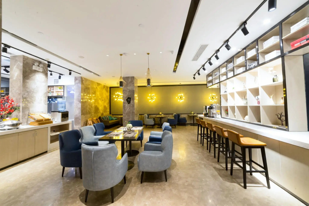 Echarm Hotel (Wuhan Jianghan Road Pedestrian Street)