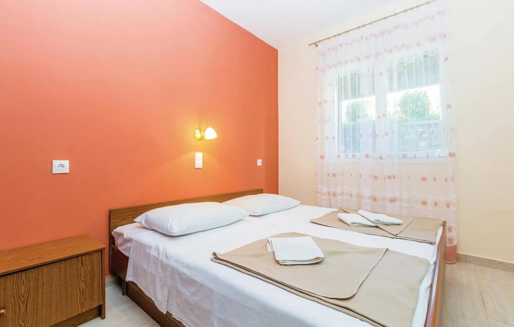 Amazing Home in Kampor With Wifi and 5 Bedrooms