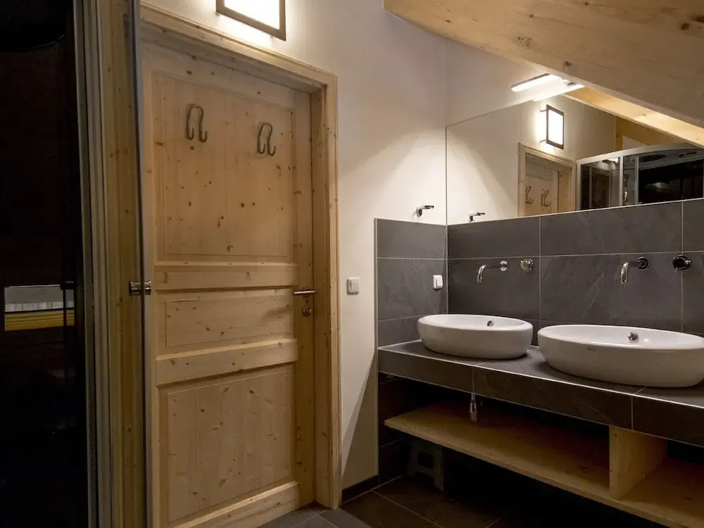 Attractive Chalet With hot tub