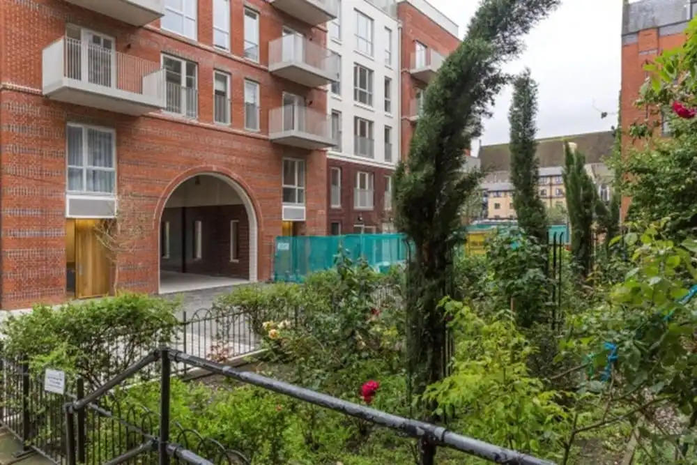 Eson2 - Chancery Lane Hideaway