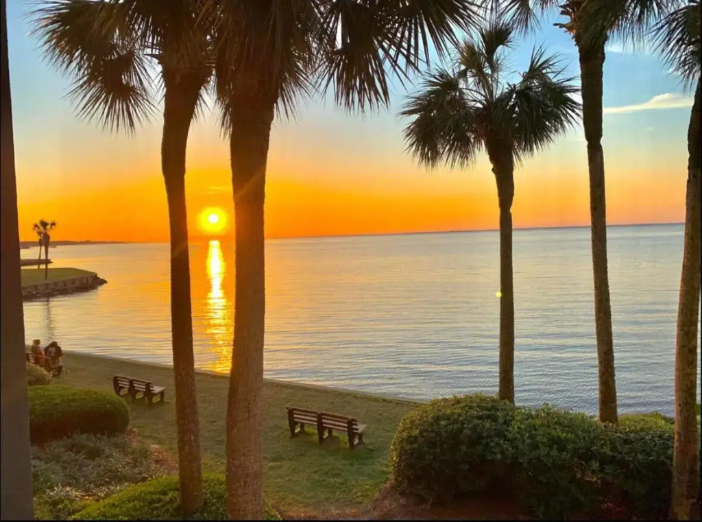 Lovely Sandestin Resort Studio with Balcony and Beautiful View