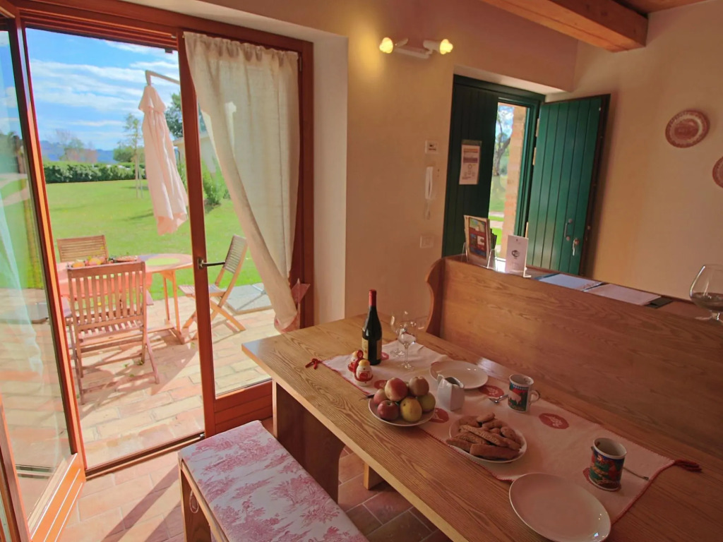 Cottage in Montelabbate with Pool & Forest