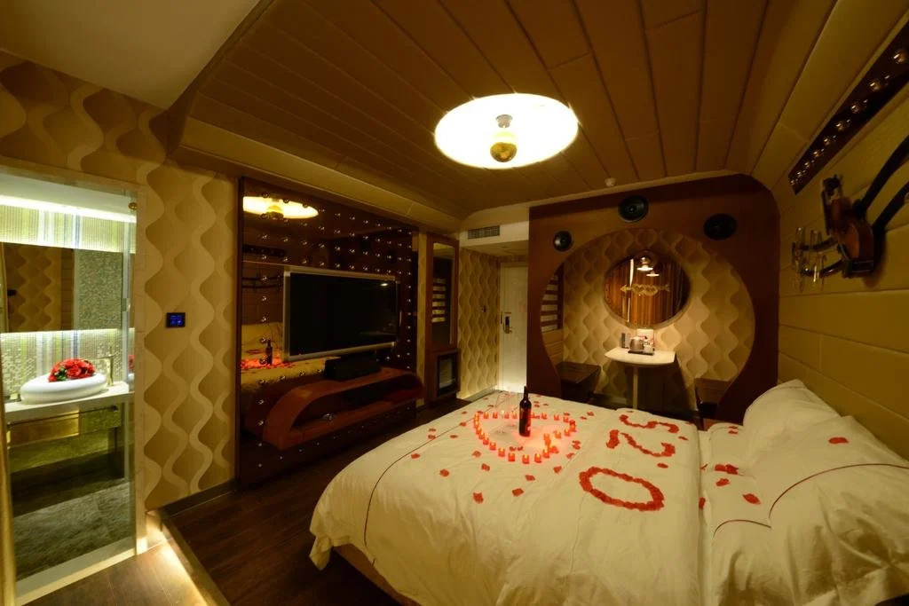 Crystal Theme Hotel