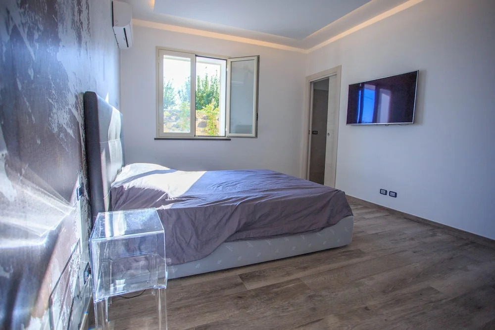 T Villa