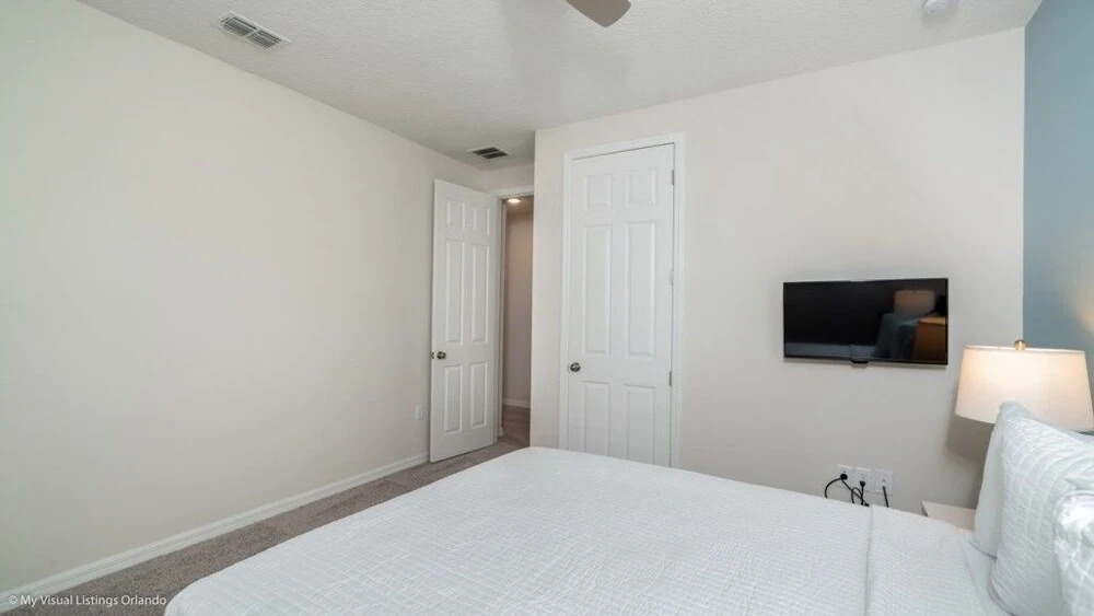 Beautiful Spacious 6 Bed Pool, Spa, Game Room 6 Bedroom Villa by RedAwning