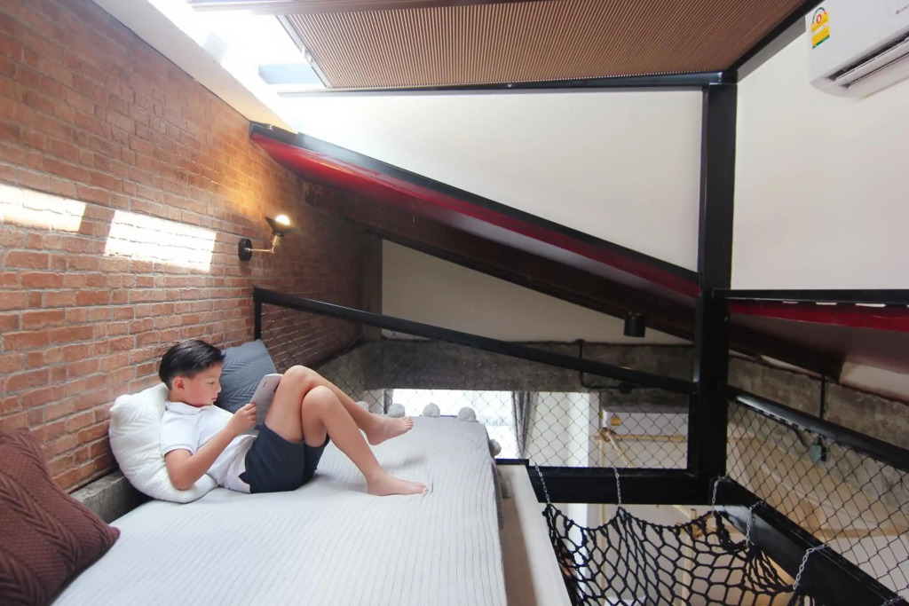 YOLO Bangkok Boutique Hotel