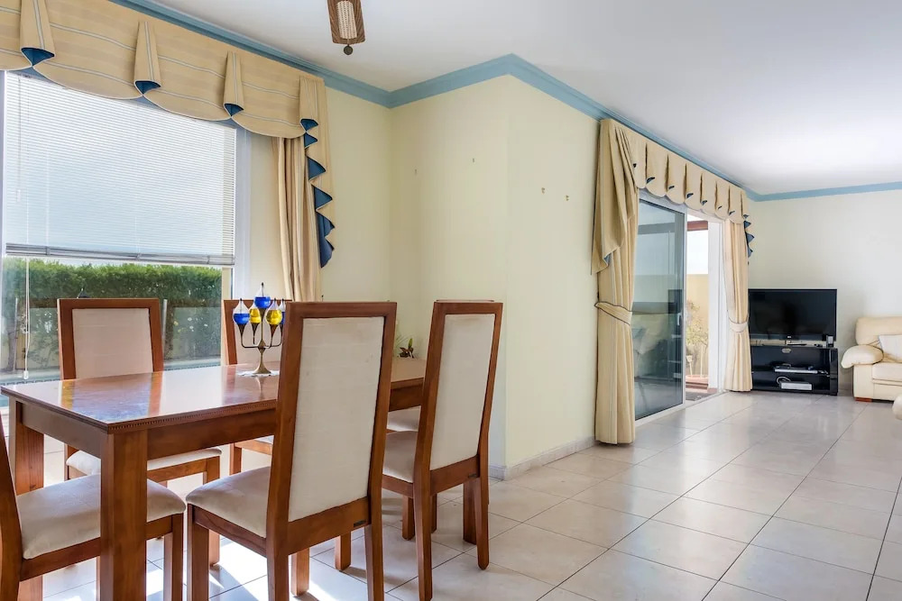VILLA ALMENDRO! Bbq, HEATED Private Swimming Pool !