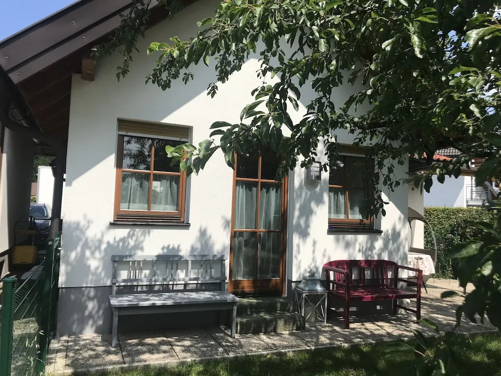 Knusperhaus mit Garten