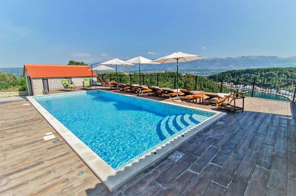 A2 Beautiful apt w. Magnificent View and Pool use