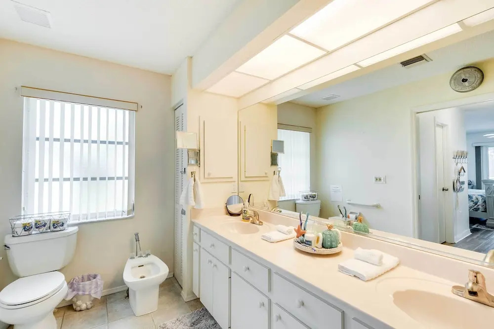 Family-friendly Englewood Getaway w/ Pool!