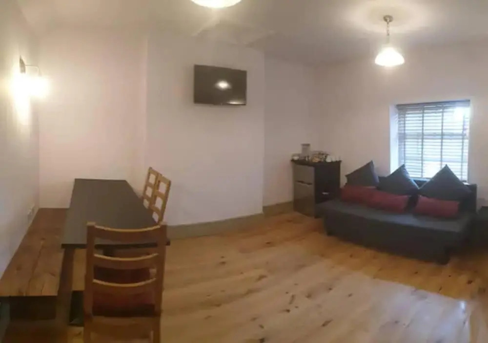 1700s Canalside Cottage Sleeps up to 12 Guests