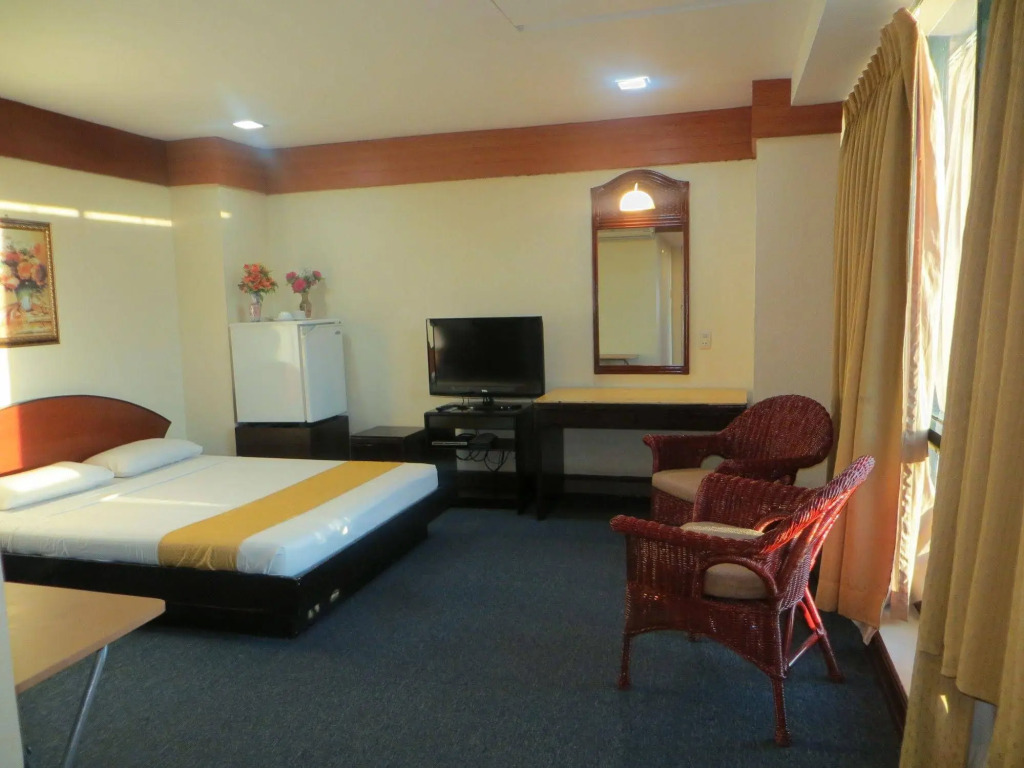 Paragon Suites